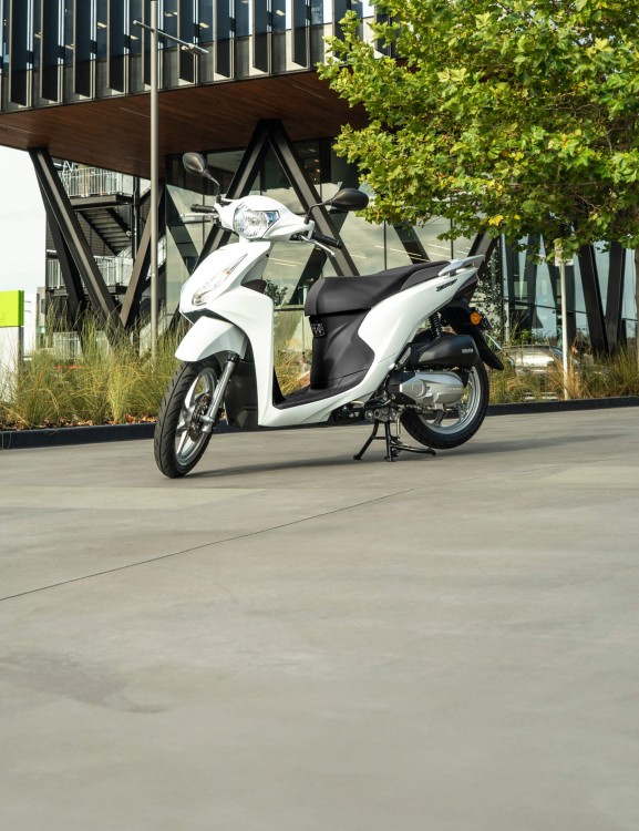 nsc110-dio-product-page-hero-mobile-1600x2080