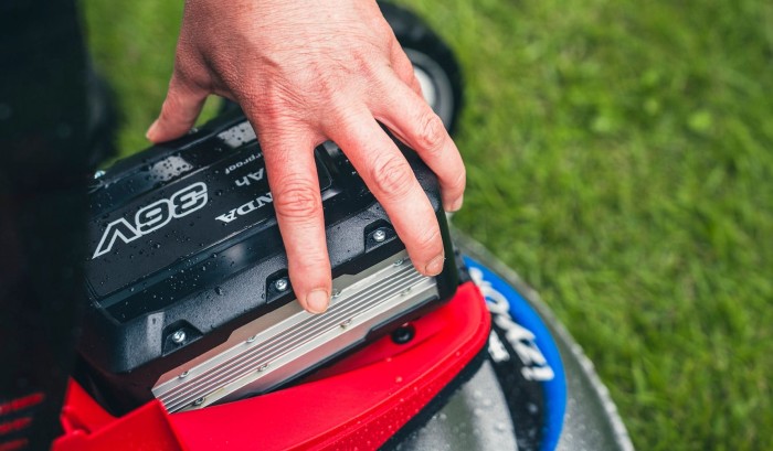 hrg416_mower_product_page_desktop_feature_tiles_img4_1780x1040-min